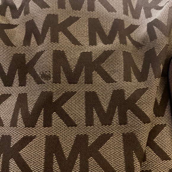 Michael kors authentic handbag - Picture 6 of 12